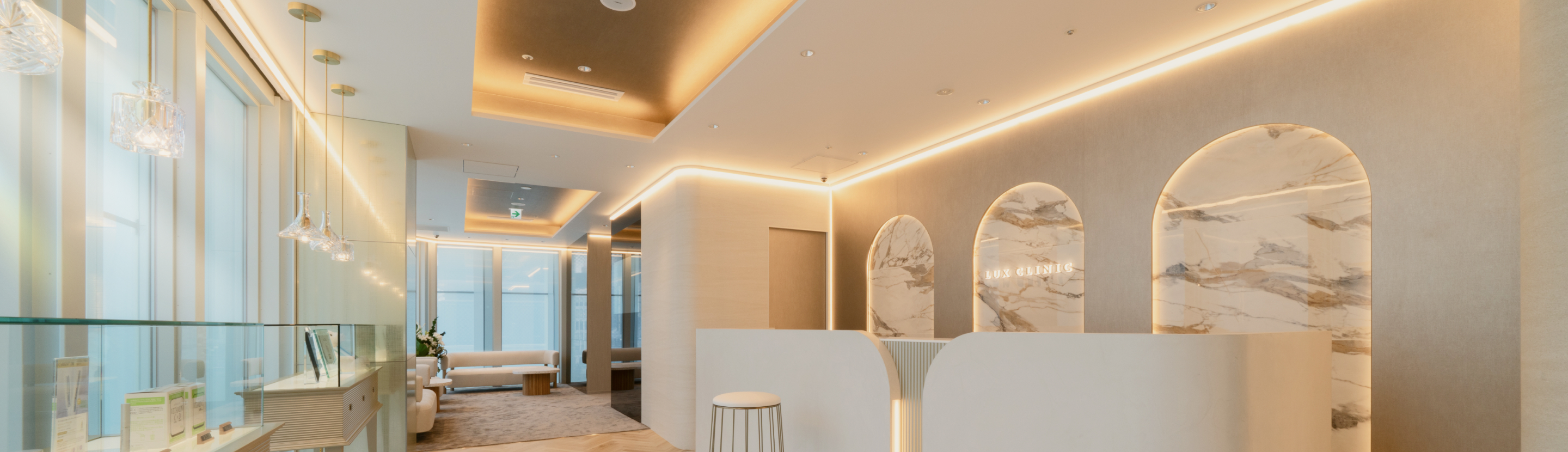 LUX CLINICの受付