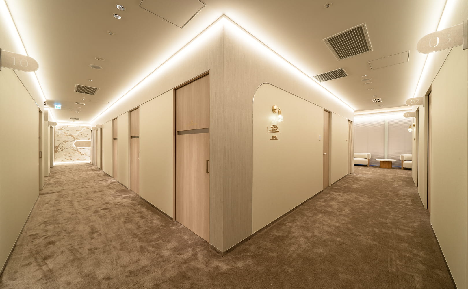 LUX CLINICの廊下